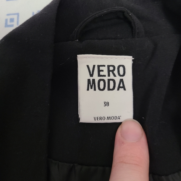 Black Blazer - Picture 3 of 4